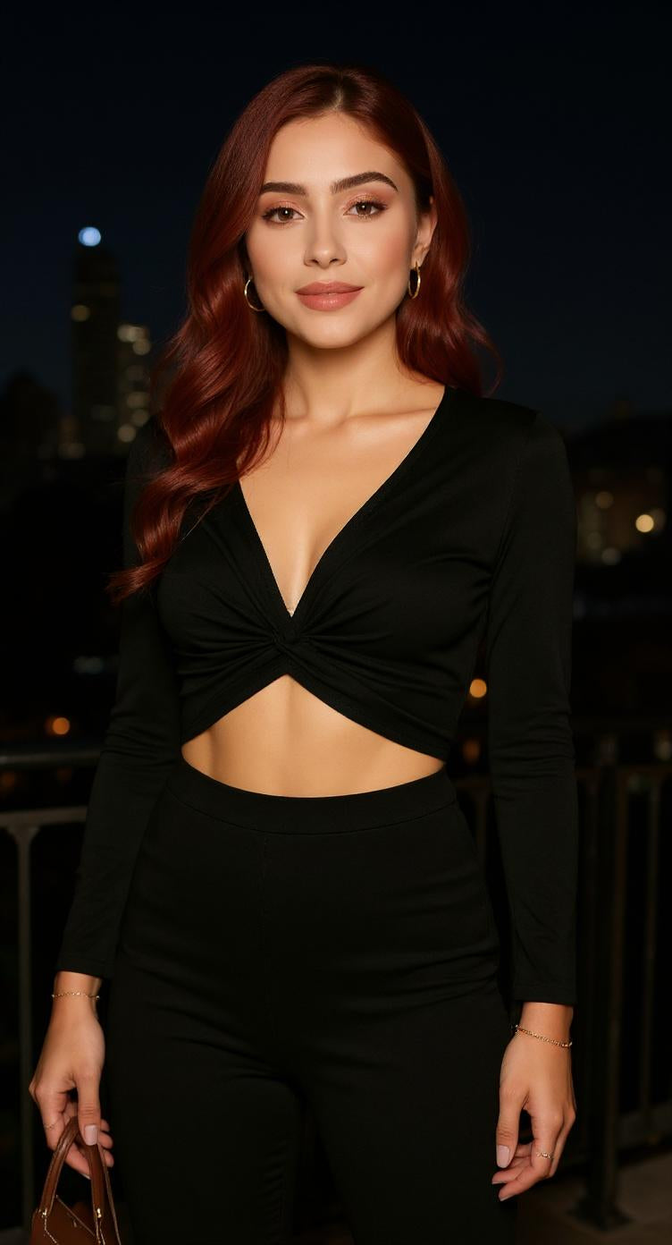 Top negro con abertura / P220 image 0