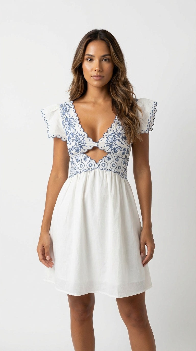 Vestido corto blanco con encaje celeste /SH18