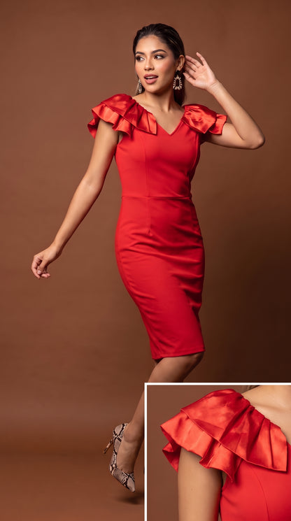 Vestido rojo con mangas en satín / AO16