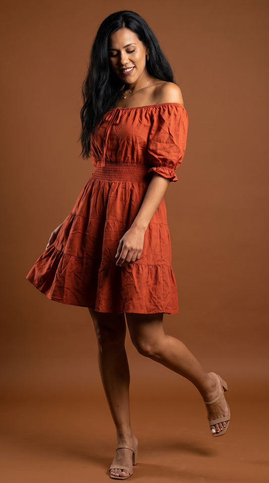 Vestido corto rojo con hombros descubiertos /ANV16