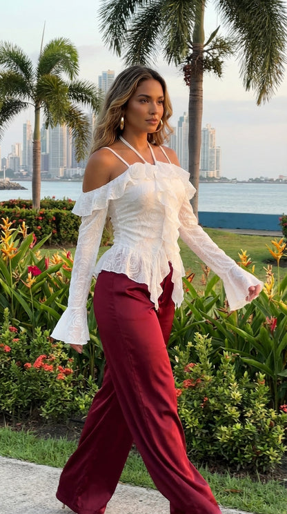 Blusa con vuelos y corte en V / SH50