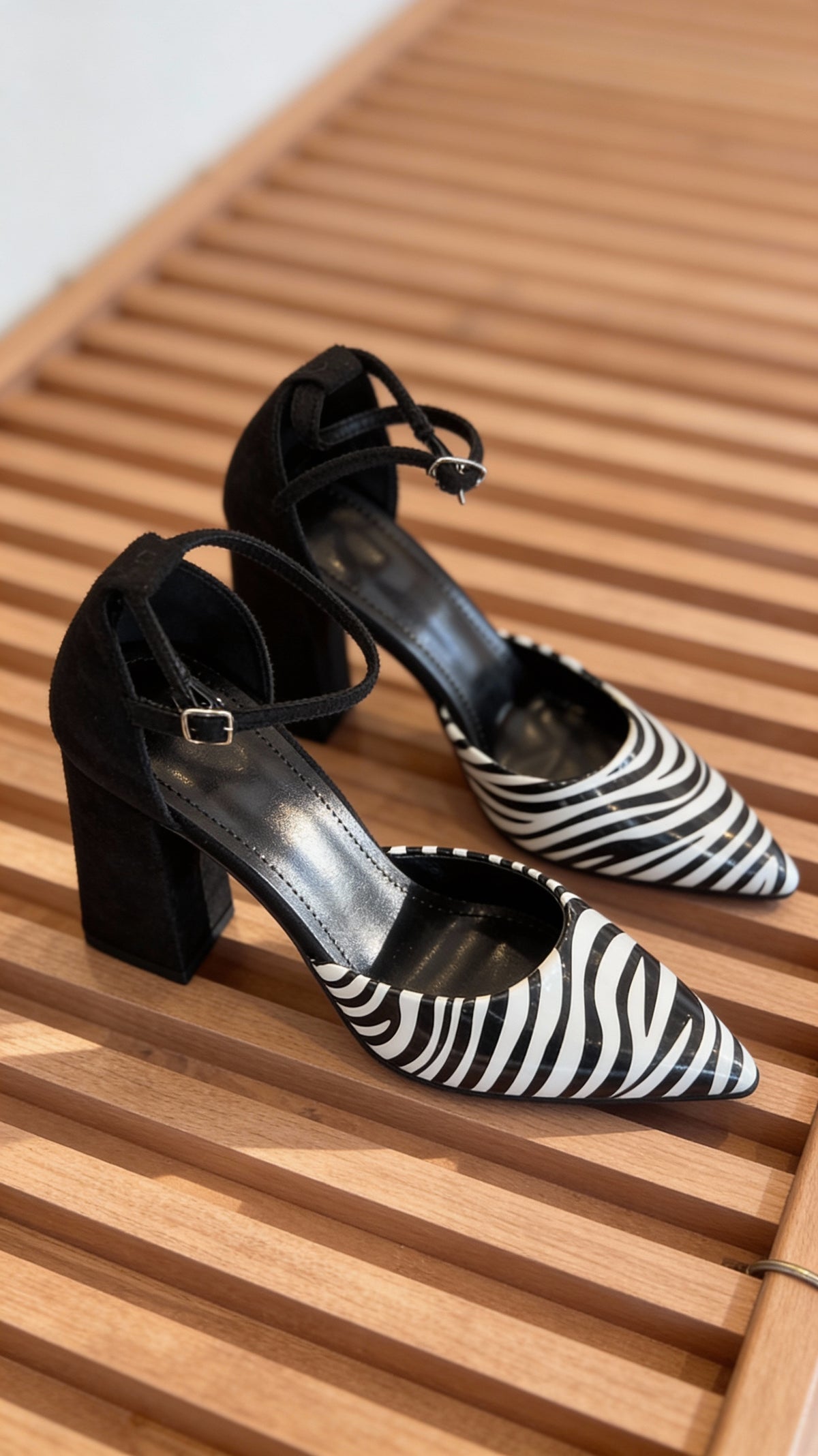 Zapatos Estampados Modernos / ZZ260102