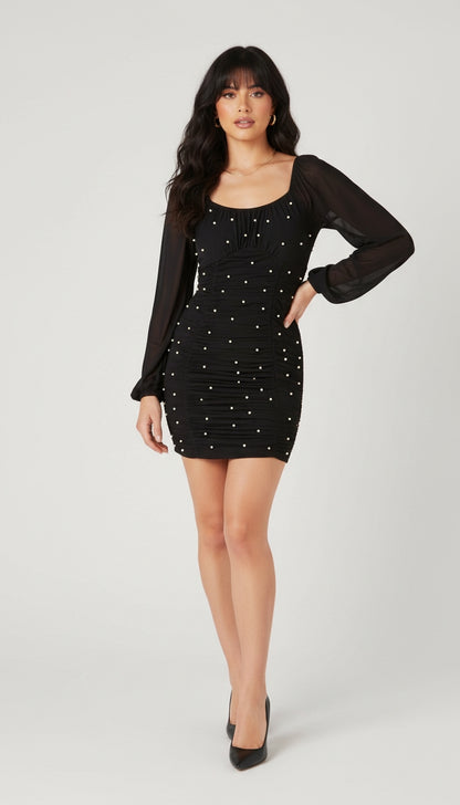 Vestido negro con detalles en perlas / V256