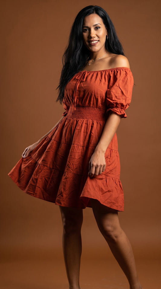 Vestido corto rojo con hombros descubiertos /ANV16