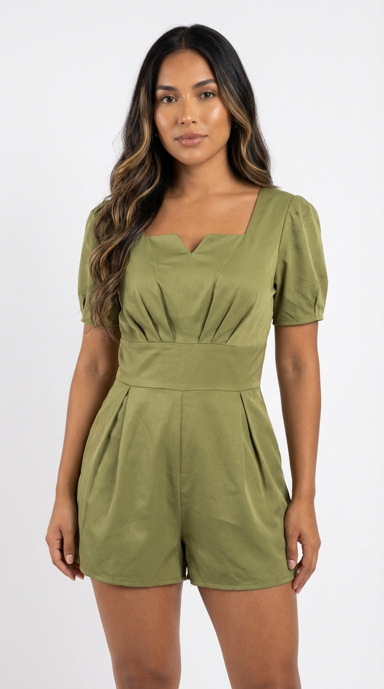 Enterizo corto verde oliva / L27A